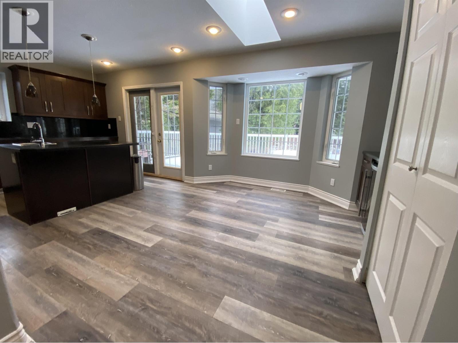 4913 MILLS AVENUE - 11