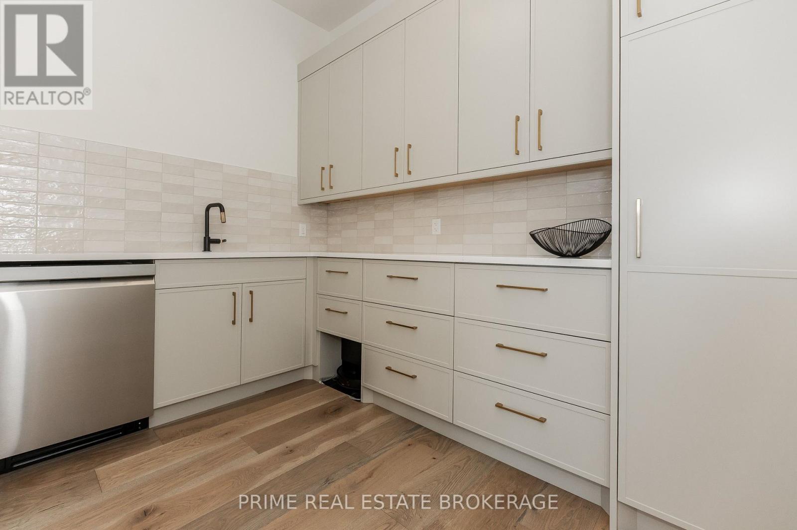 9 BLACK WALNUT DRIVE Property Photo