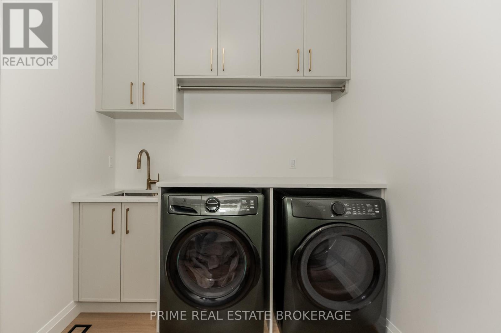 9 BLACK WALNUT DRIVE Property Photo