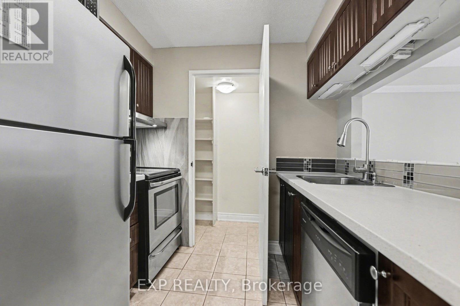 #404 80 SANDCASTLE DRIVE - 10