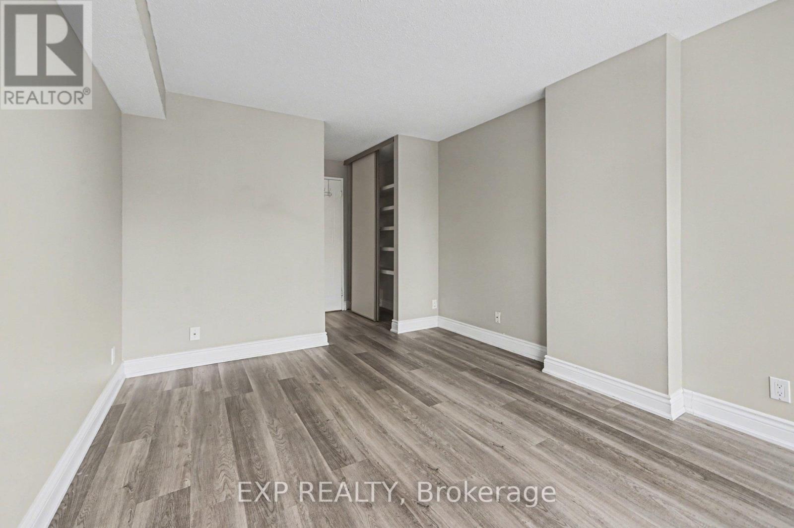 #404 80 SANDCASTLE DRIVE - 12