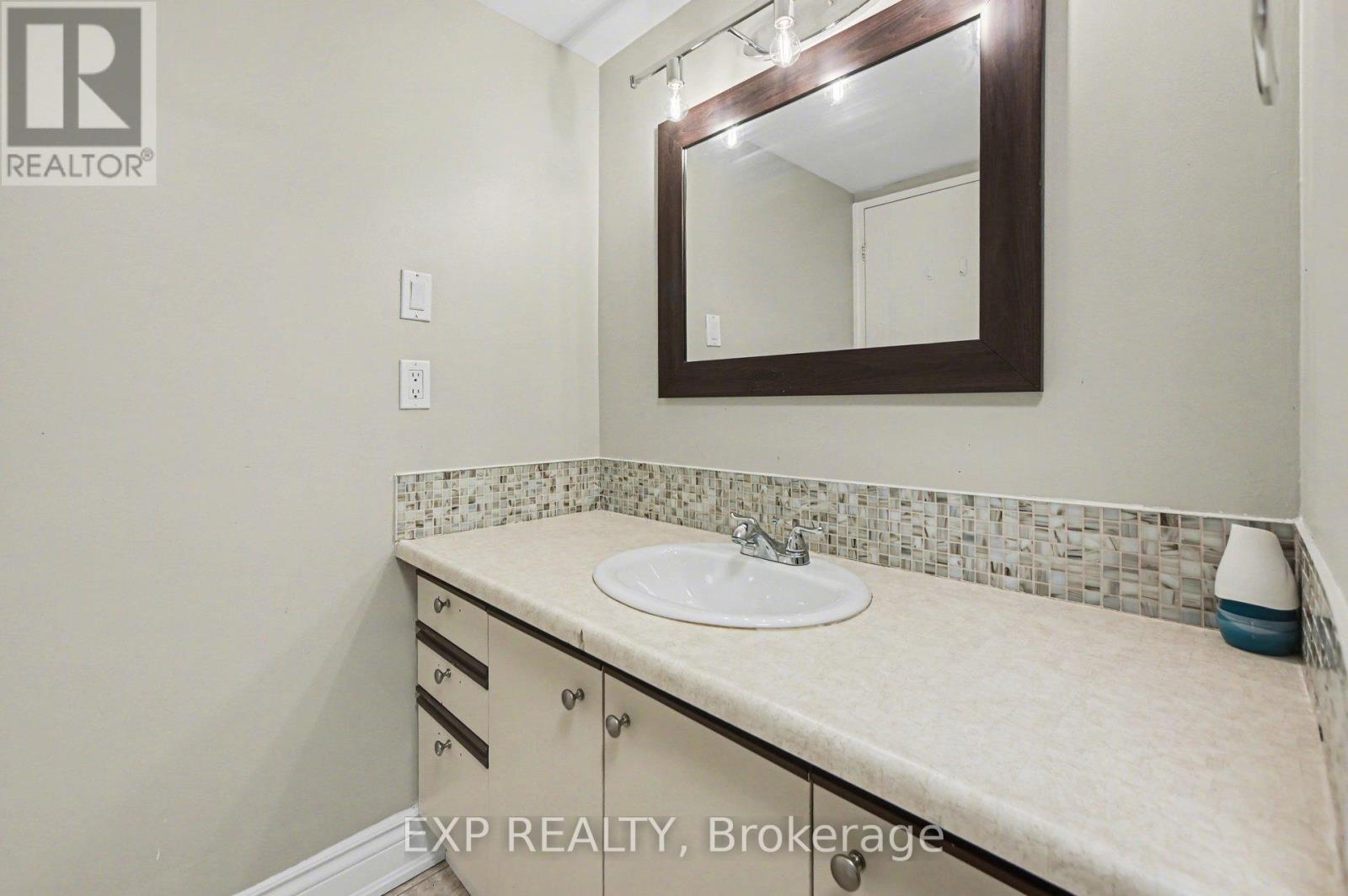 #404 80 SANDCASTLE DRIVE - 16