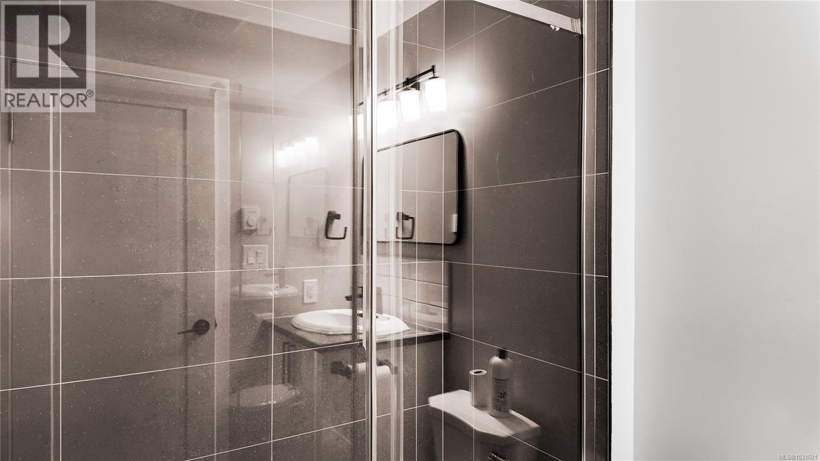 4644 MACINTYRE AVE - 13