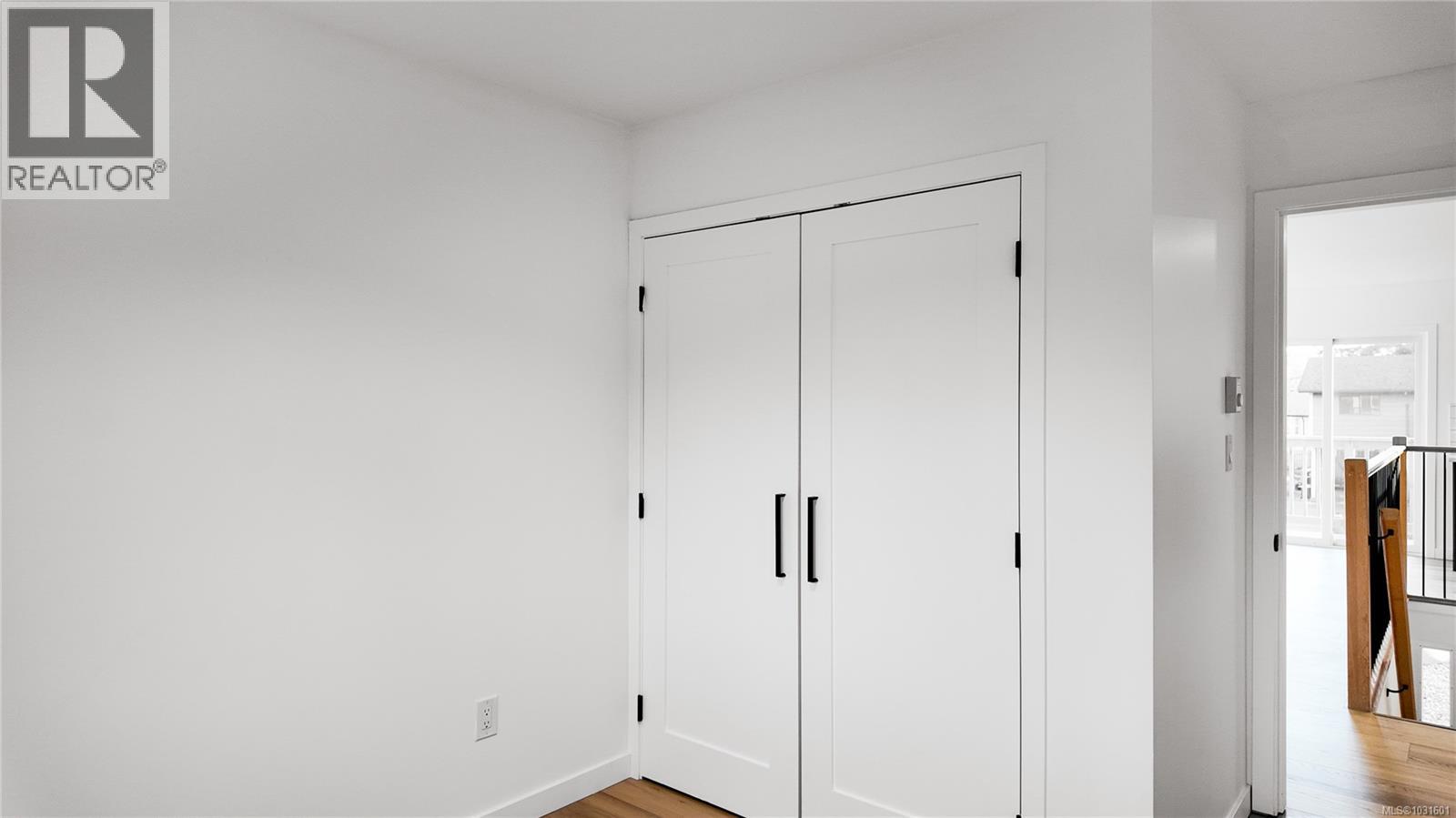 4644 MACINTYRE AVE - 21