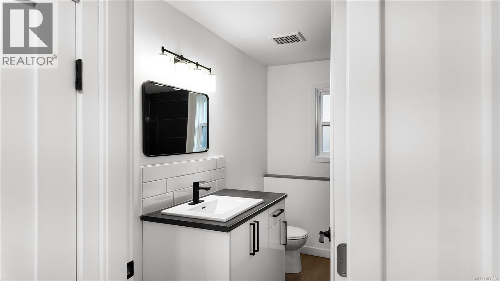 4644 MACINTYRE AVE - 41