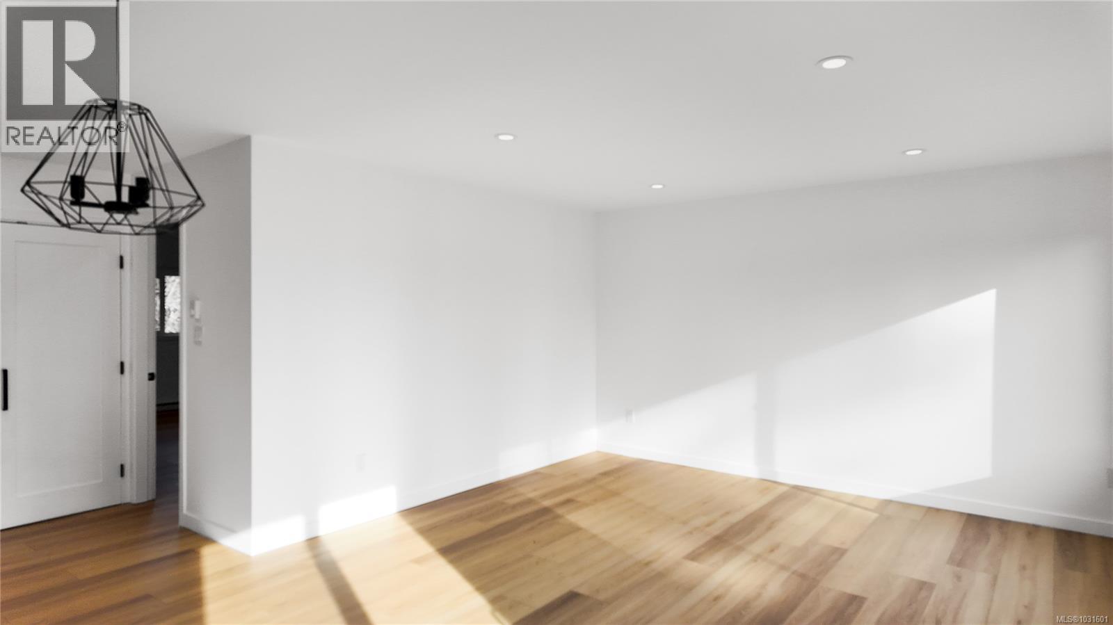 4644 MACINTYRE AVE - 7