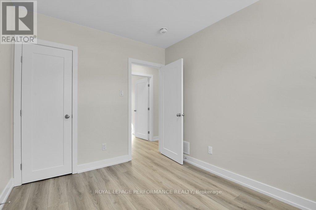 624 CLARKE AVENUE - 21