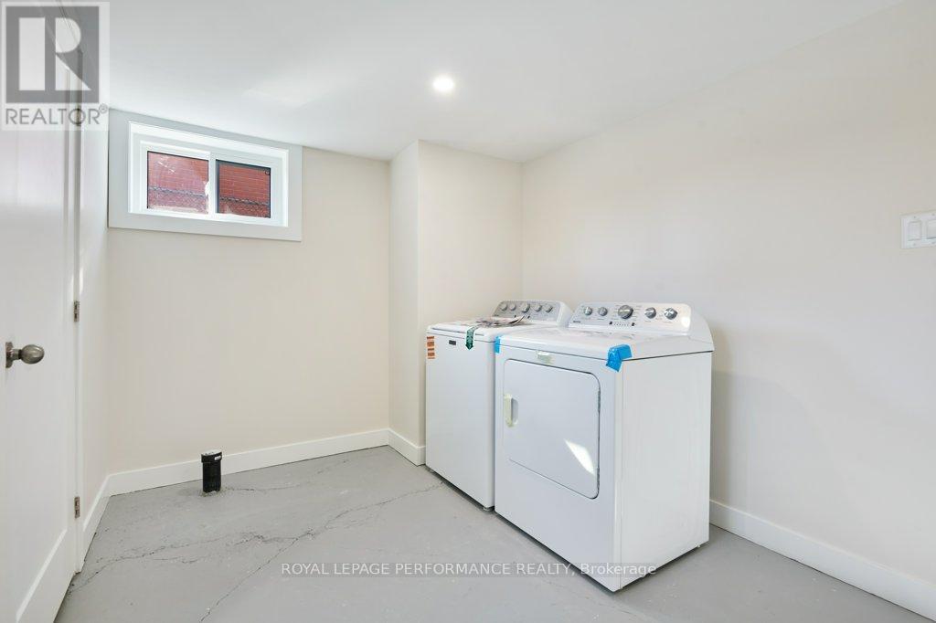 624 CLARKE AVENUE - 34