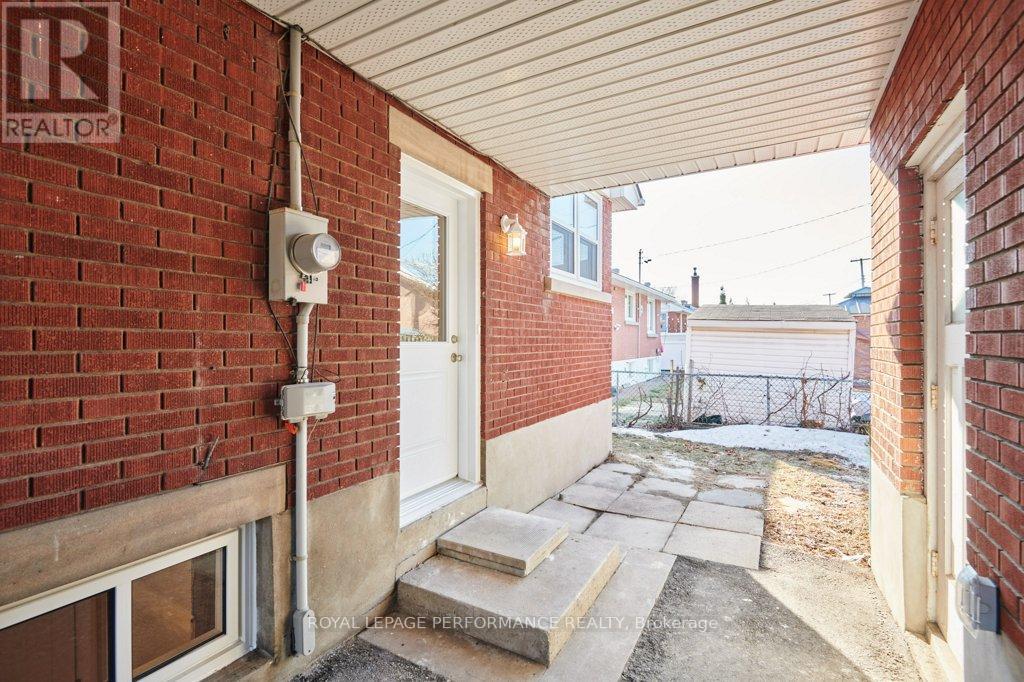 624 CLARKE AVENUE - 36