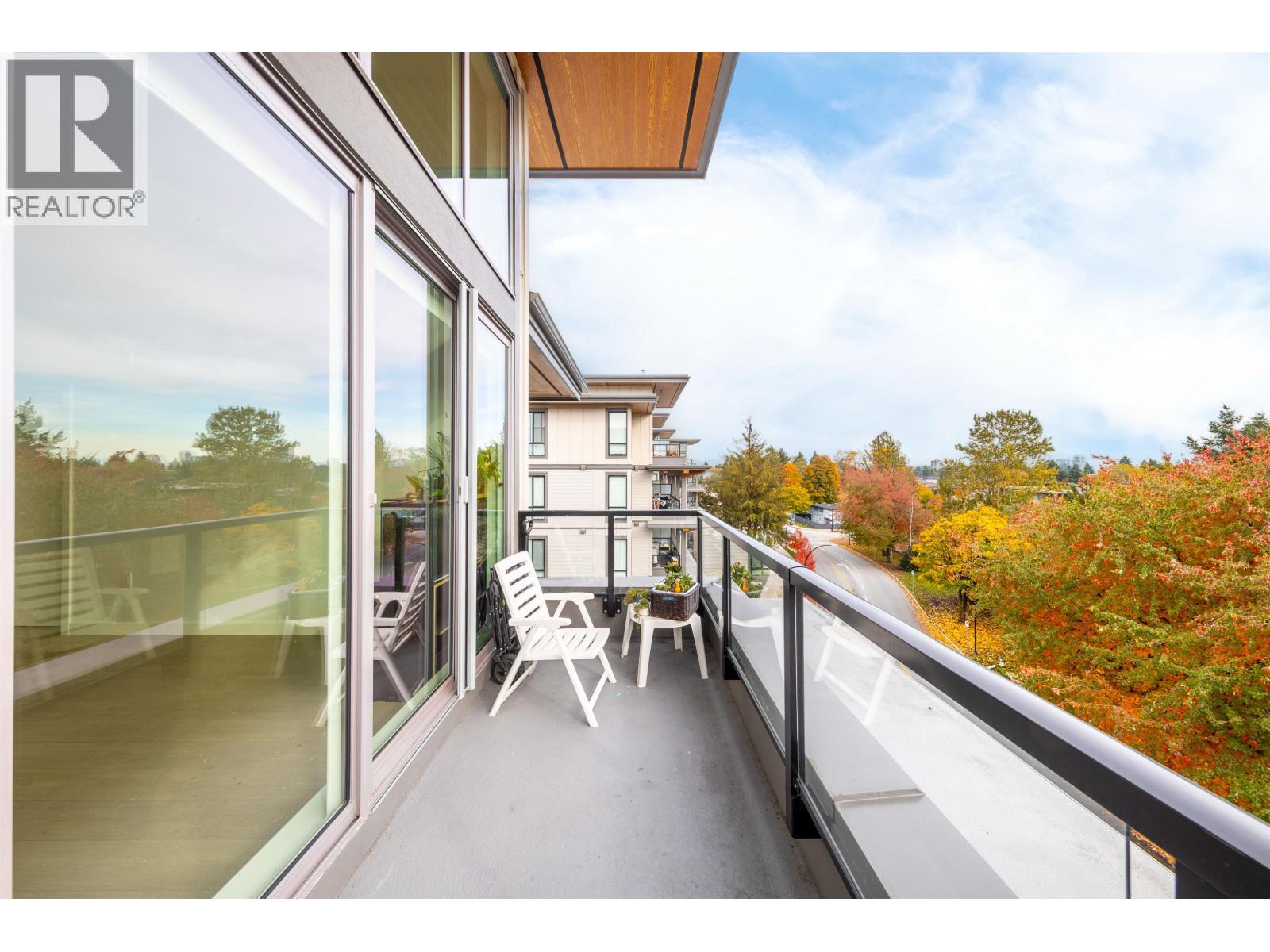 607 7588 16TH STREET, Burnaby