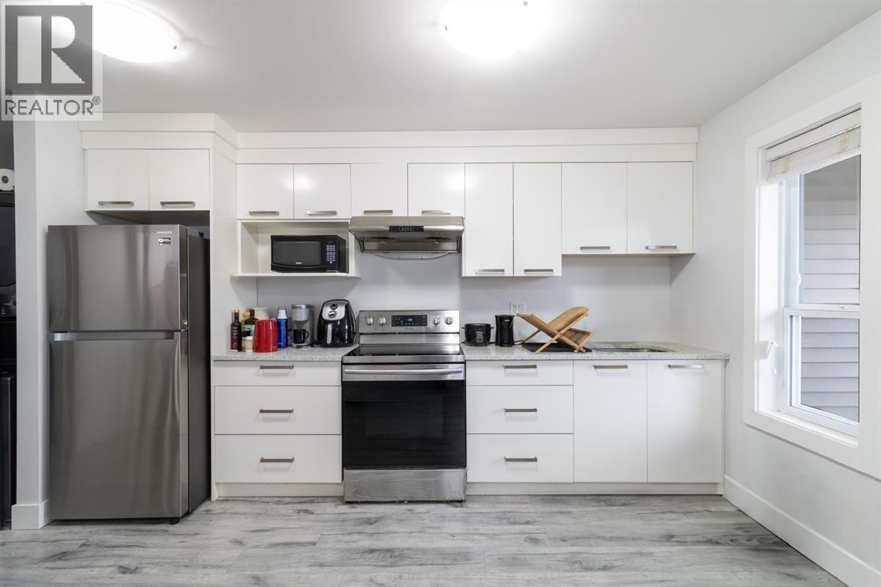 1411 SALTER STREET, New Westminster