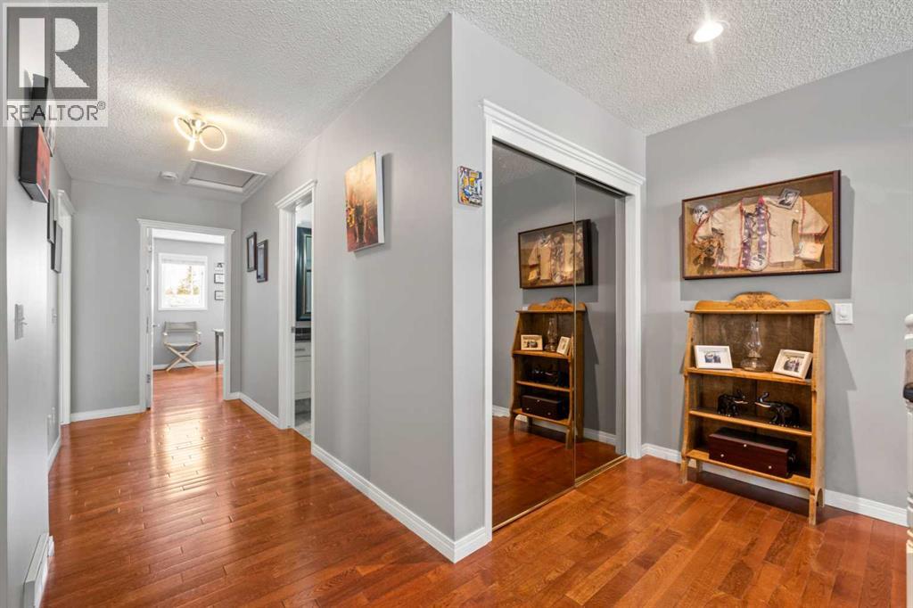 Single Family House Bungalow for Sale in  Richelieu Court SW Lincoln Park Calgary 