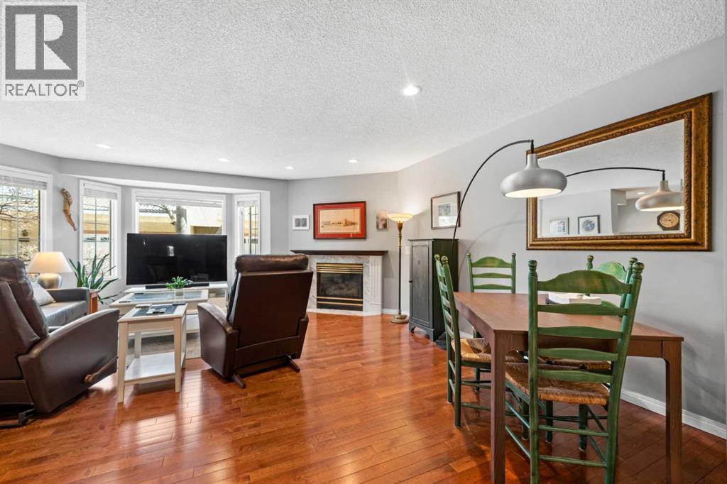 Single Family House Bungalow for Sale in  Richelieu Court SW Lincoln Park Calgary 