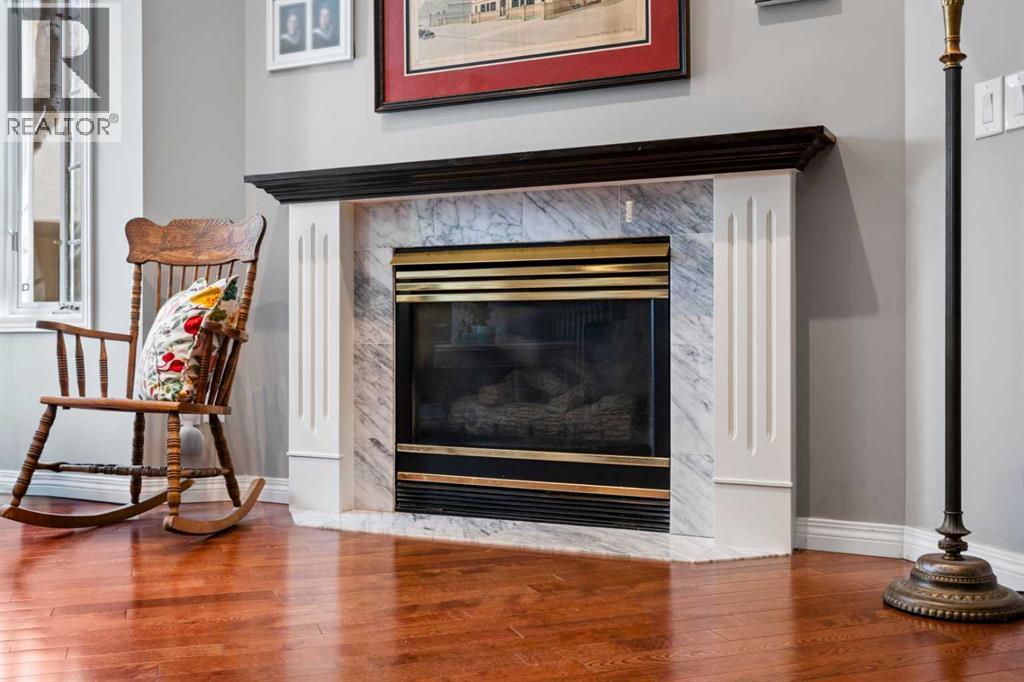 Single Family House Bungalow for Sale in  Richelieu Court SW Lincoln Park Calgary 