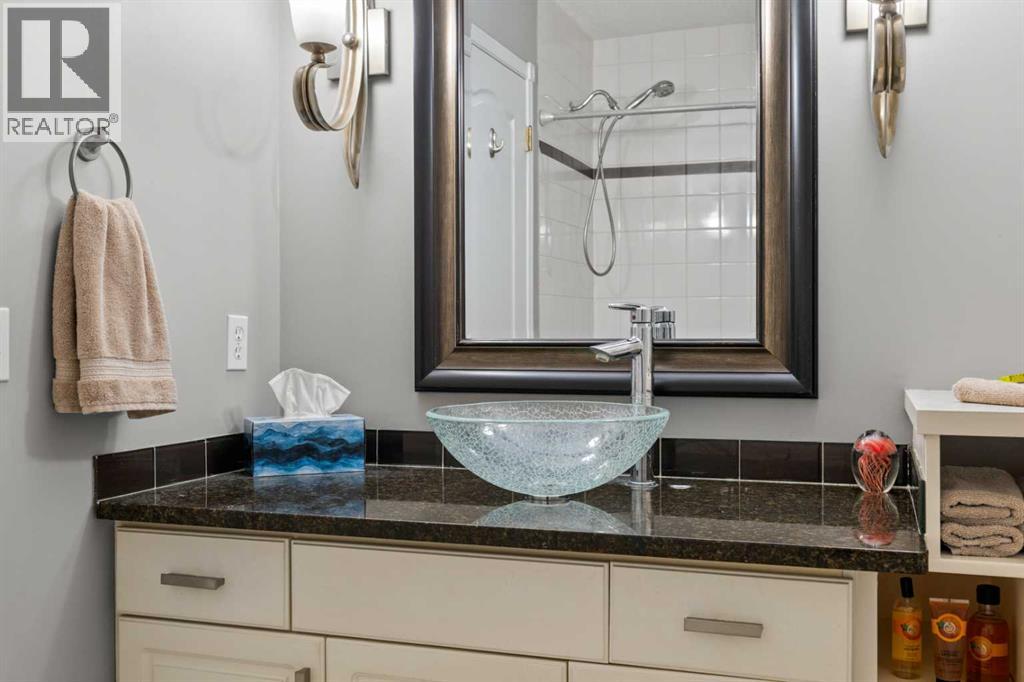 Single Family House Bungalow for Sale in  Richelieu Court SW Lincoln Park Calgary 