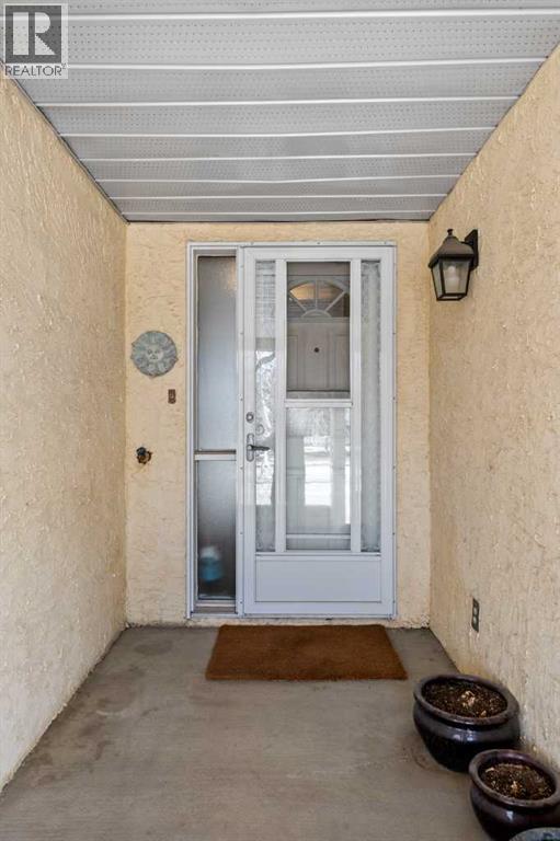 Single Family House Bungalow for Sale in  Richelieu Court SW Lincoln Park Calgary 