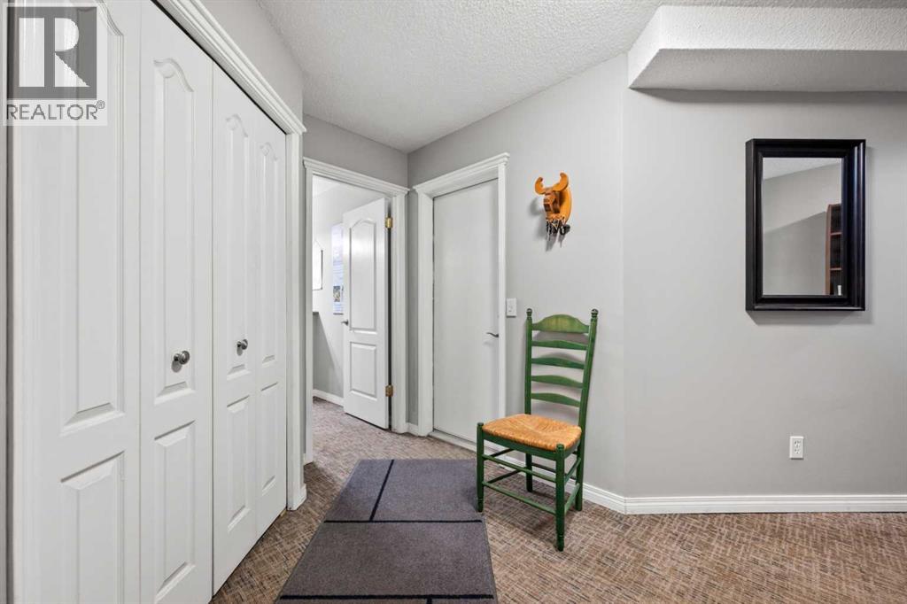 Single Family House Bungalow for Sale in  Richelieu Court SW Lincoln Park Calgary 