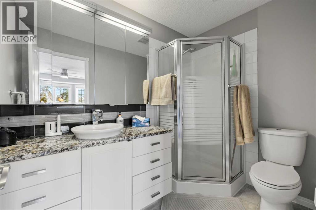 Single Family House Bungalow for Sale in  Richelieu Court SW Lincoln Park Calgary 