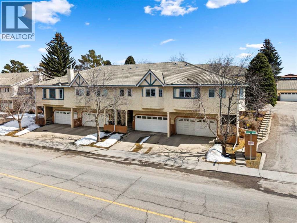 Single Family House Bungalow for Sale in  Richelieu Court SW Lincoln Park Calgary 