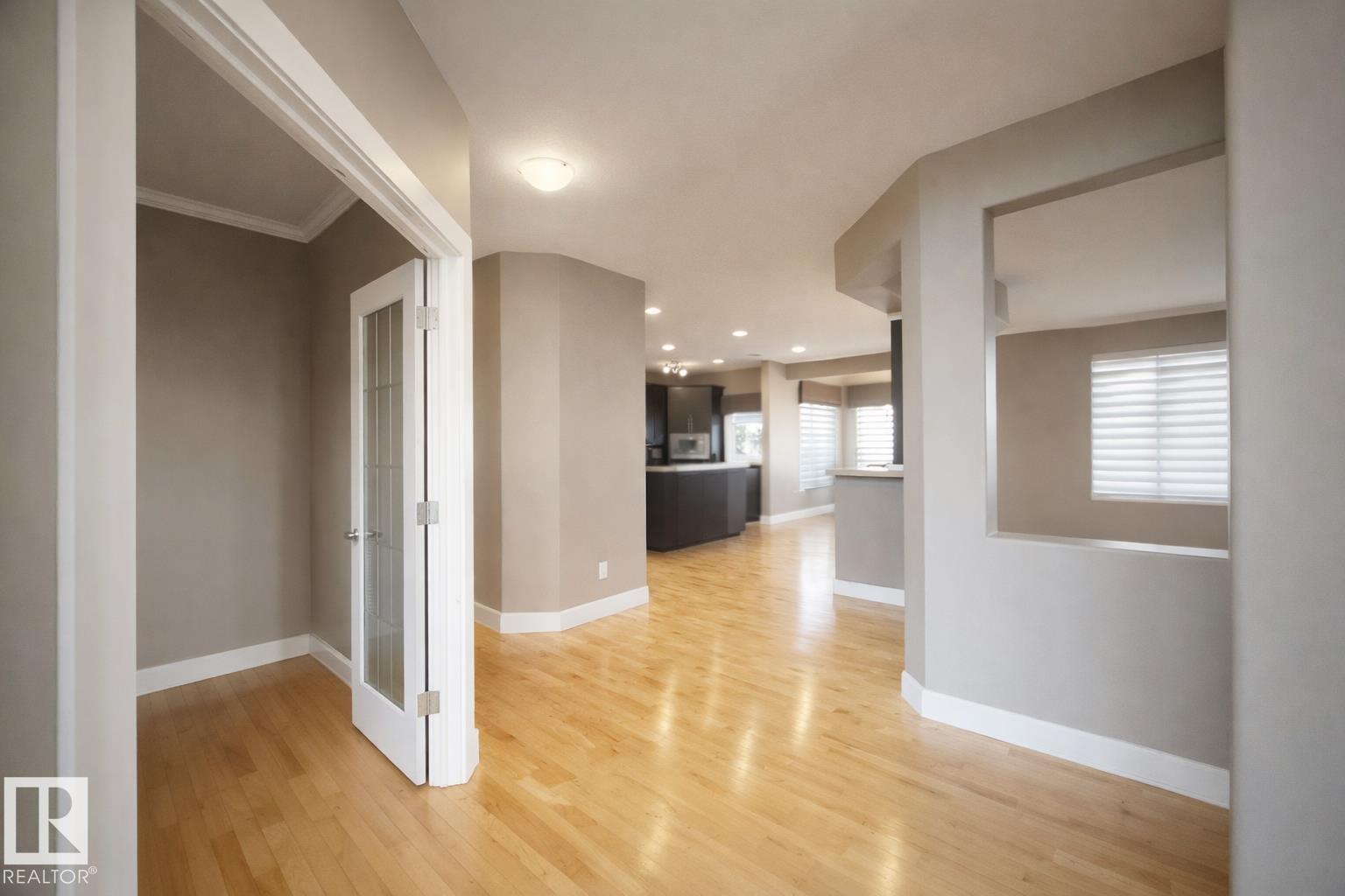 6712 18 ave SW SW SW, Edmonton