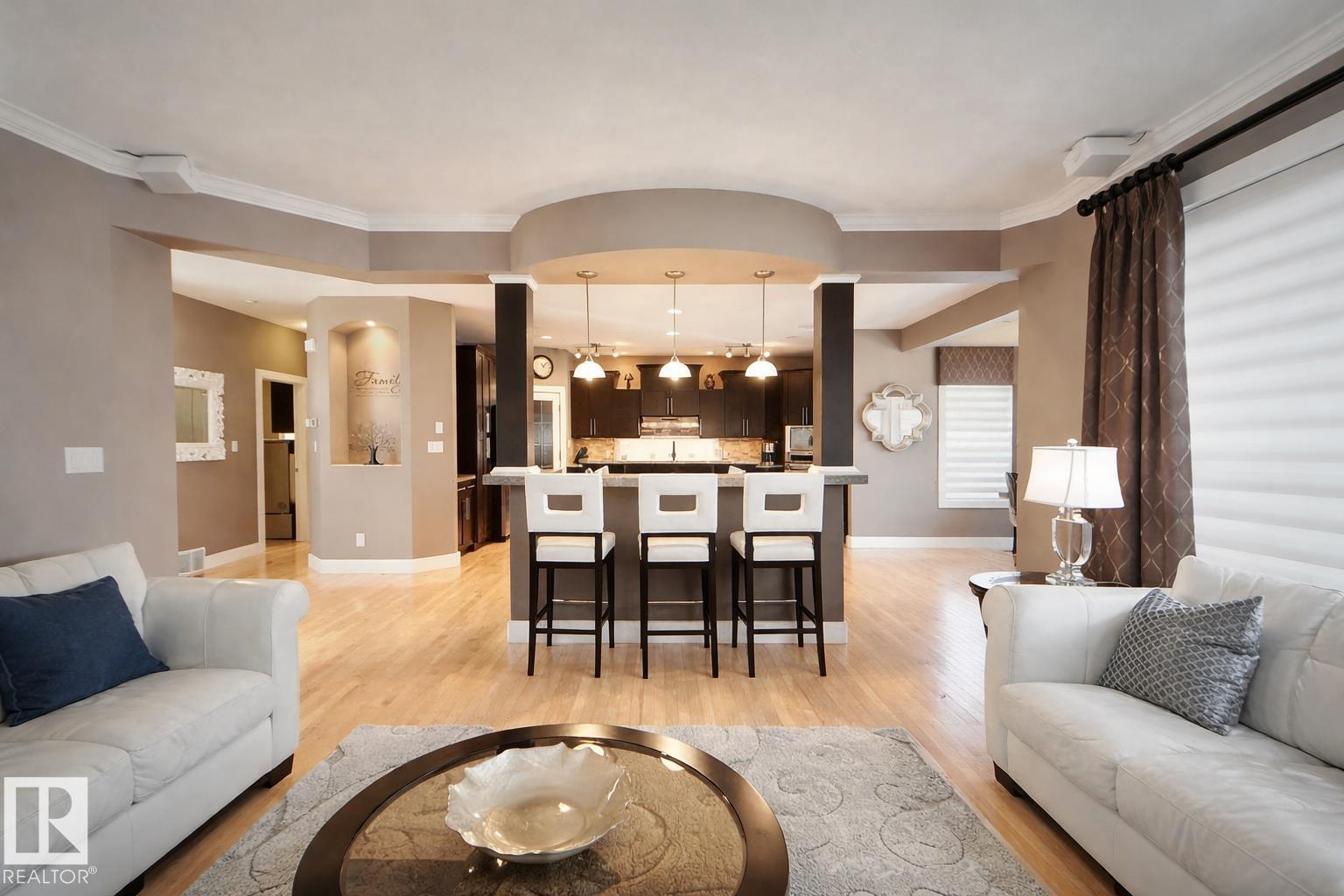 6712 18 ave SW SW SW, Edmonton