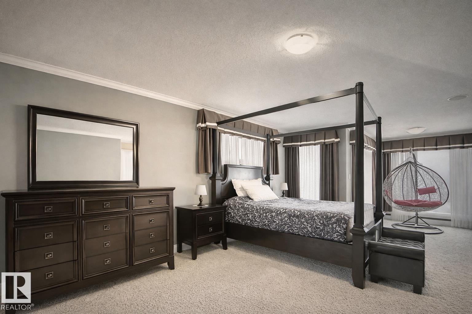 6712 18 ave SW SW SW, Edmonton