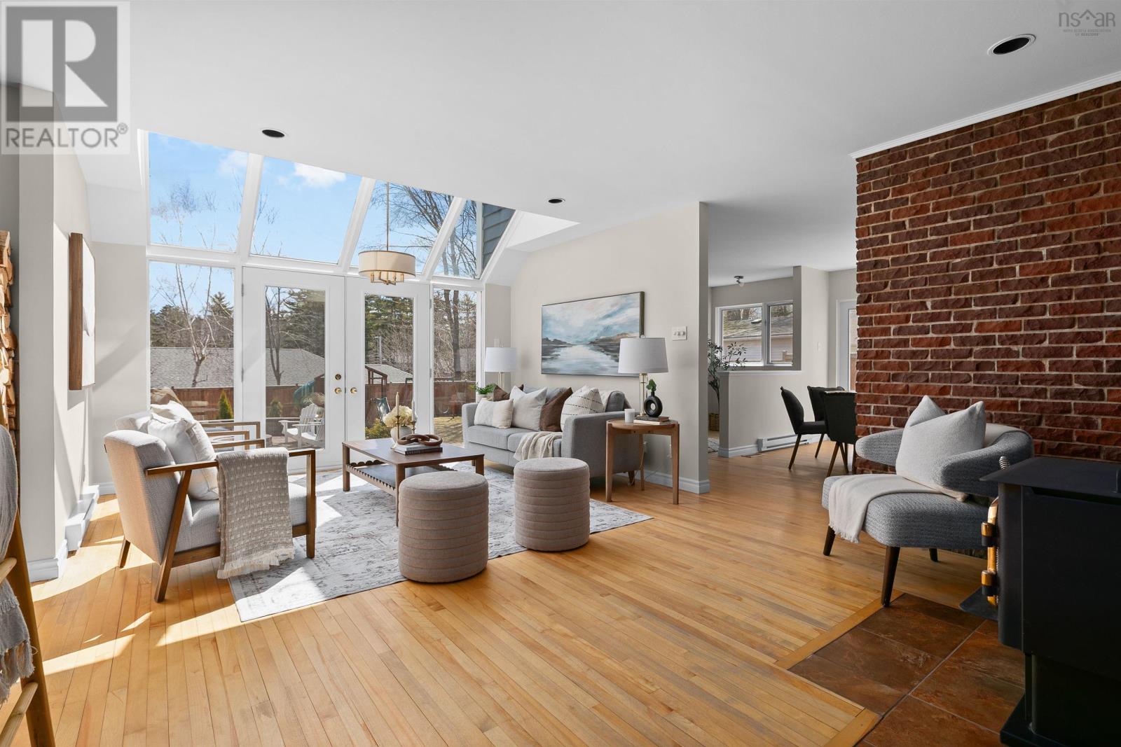 Property 3 of 50 of 140 Pinecrest Boulevard