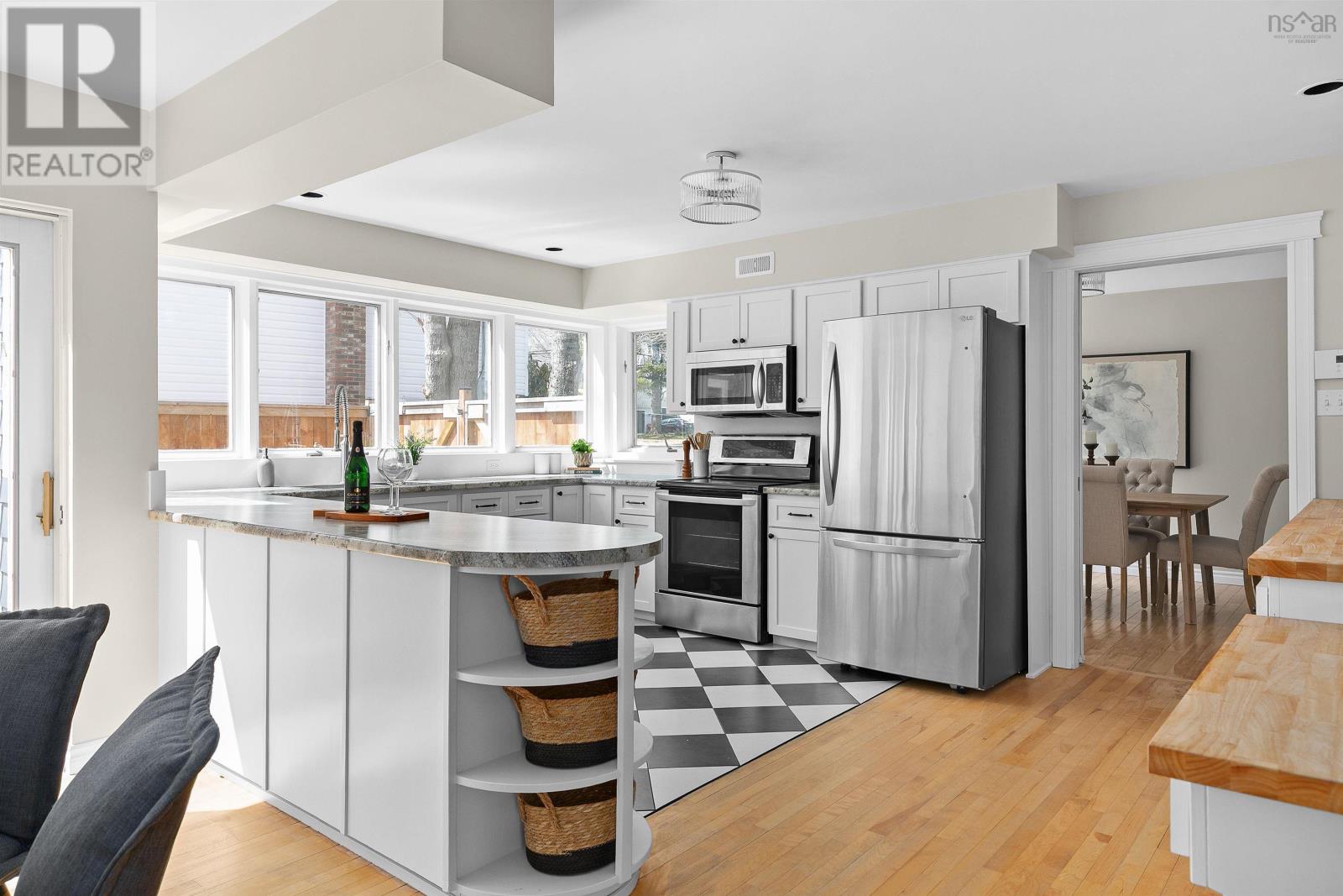 Property 17 of 50 of 140 Pinecrest Boulevard