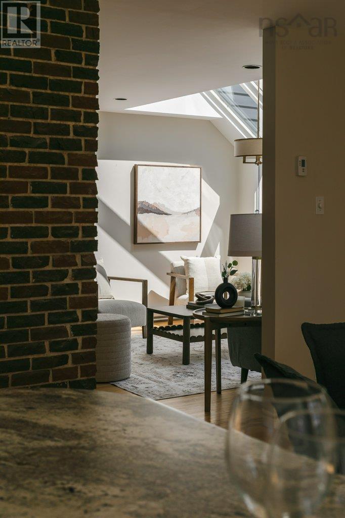 Property 10 of 50 of 140 Pinecrest Boulevard