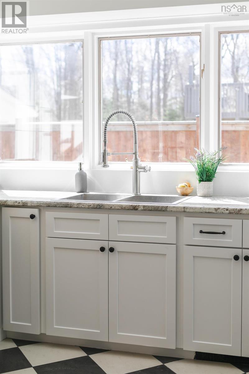 Property 20 of 50 of 140 Pinecrest Boulevard