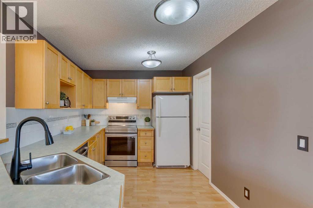 
          228 Luxstone Place Southwest
            <br/>
            <span>Airdrie</span>
            , 
            <span>AB</span>
             <span>T4B3C1</span>
         - Photo 7