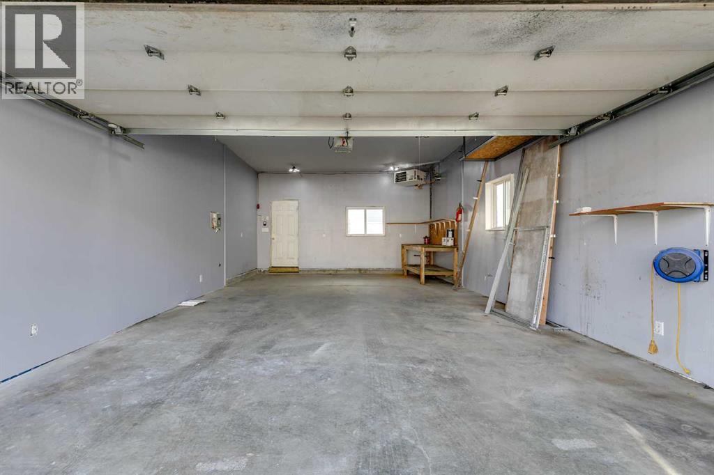 
          228 Luxstone Place Southwest
            <br/>
            <span>Airdrie</span>
            , 
            <span>AB</span>
             <span>T4B3C1</span>
         - Photo 32