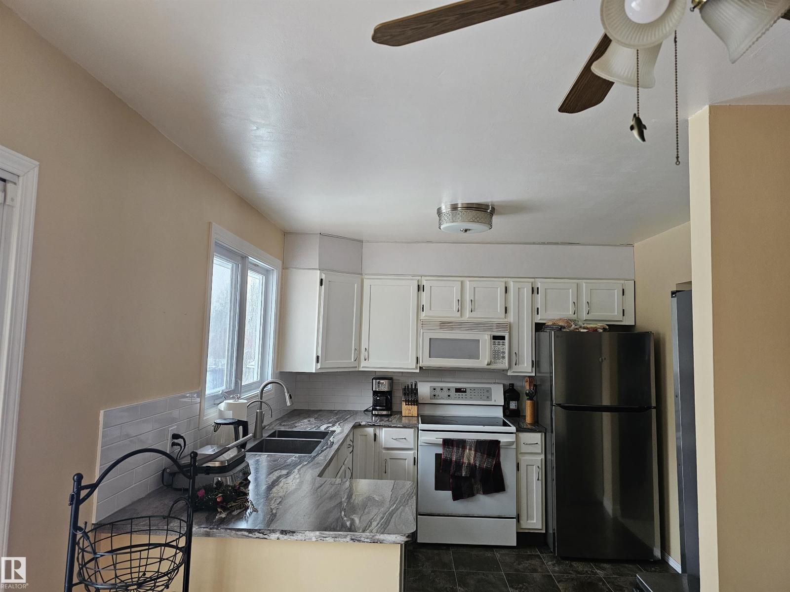 
          4 54227 RGE ROAD 41
            <br/>
            <span>Rural Lac Ste. Anne County</span>
            , 
            <span>AB</span>
             <span>T0E0A1</span>
         - Photo 30