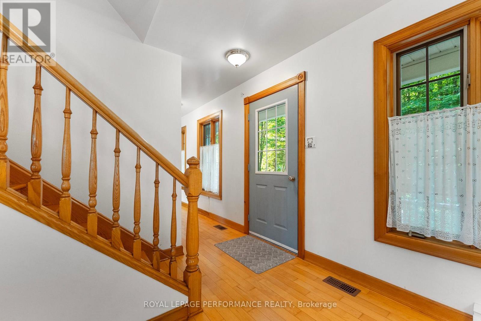 82 ROSEBRUGH ROAD - 8