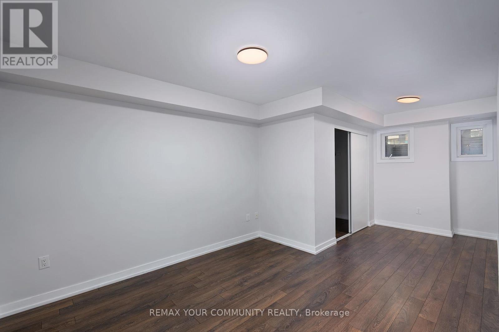 #2909 15 WESTMEATH LANE - 15