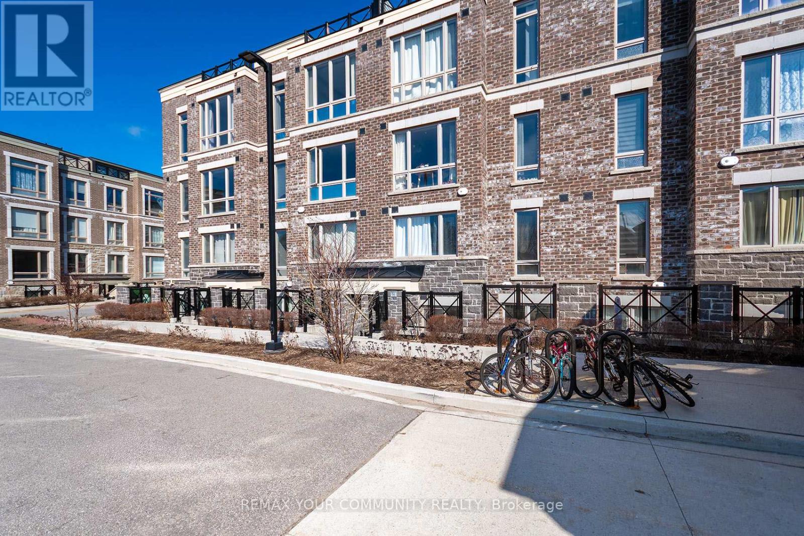 #2909 15 WESTMEATH LANE - 3