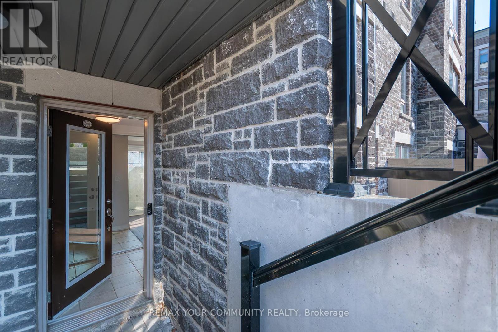 #2909 15 WESTMEATH LANE - 5