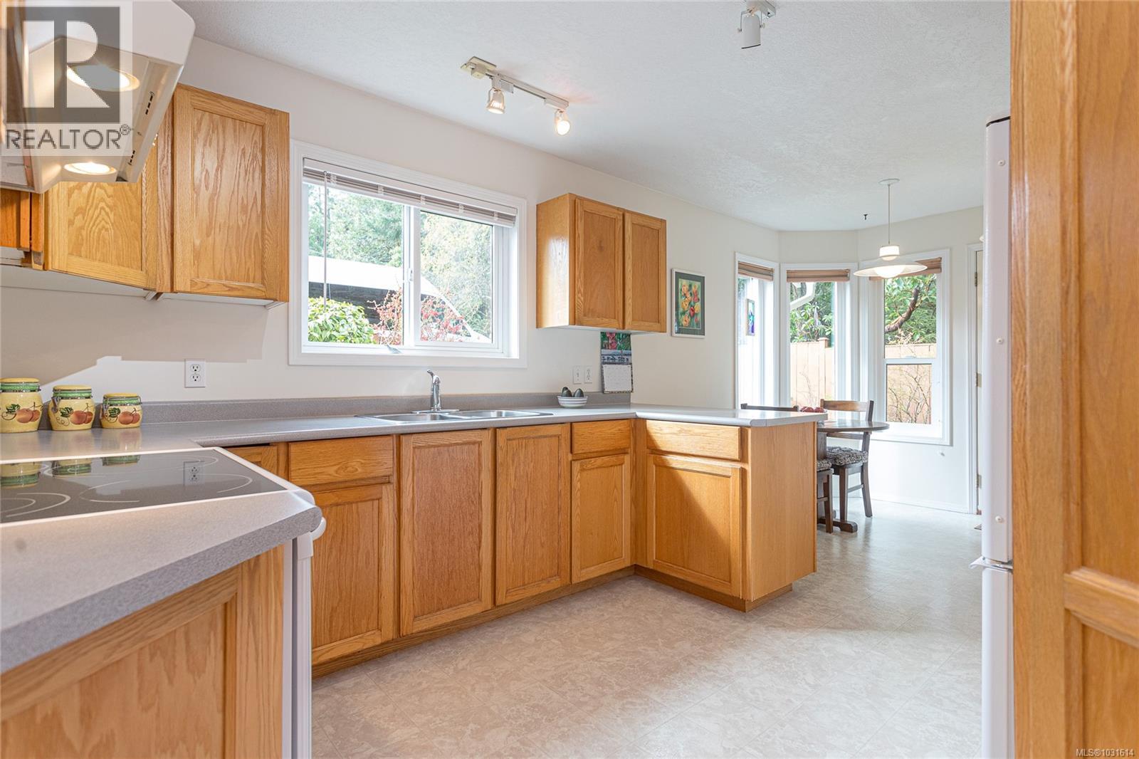 #16 4750 Uplands Dr - 5