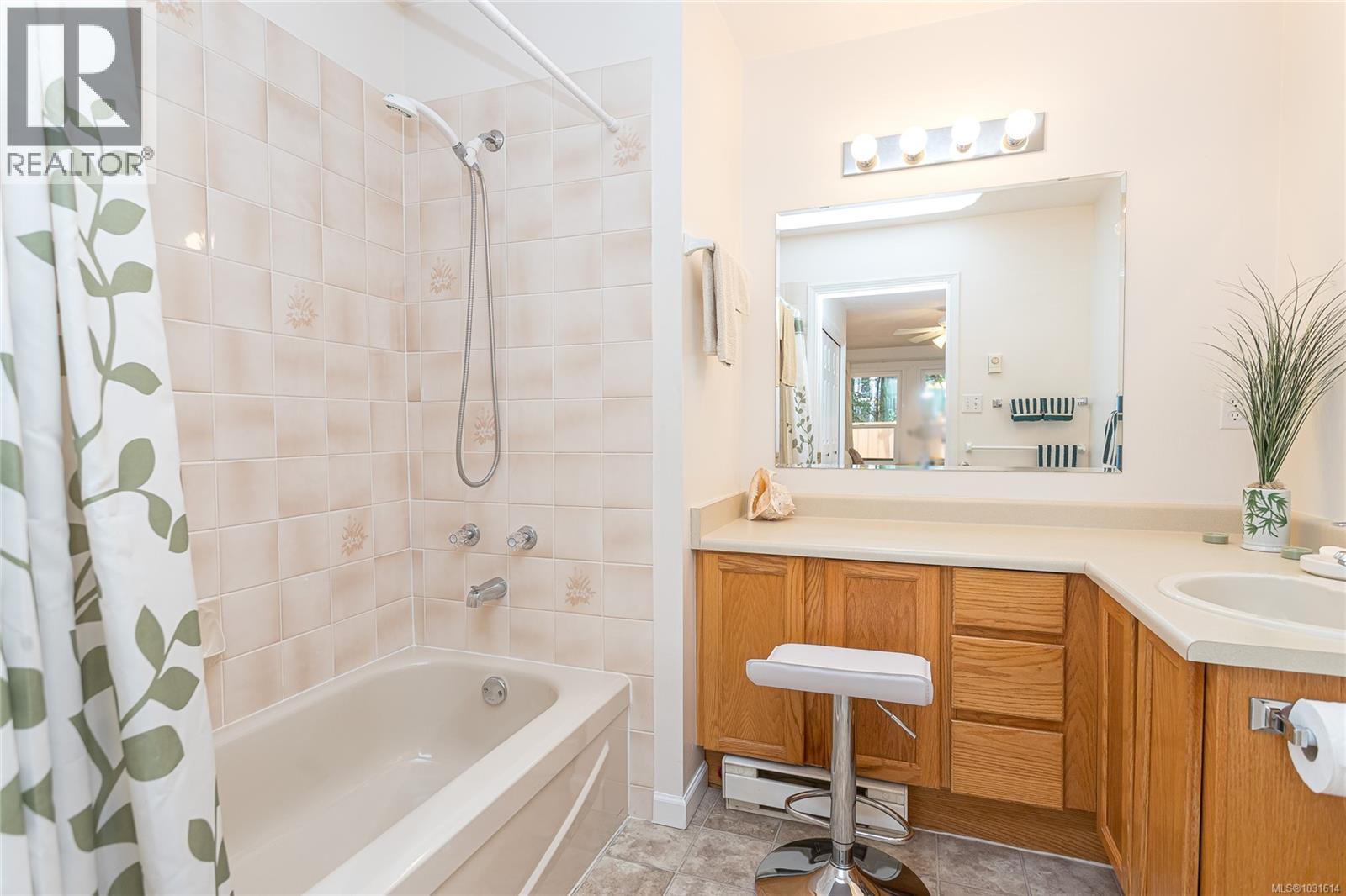 #16 4750 Uplands Dr - 8