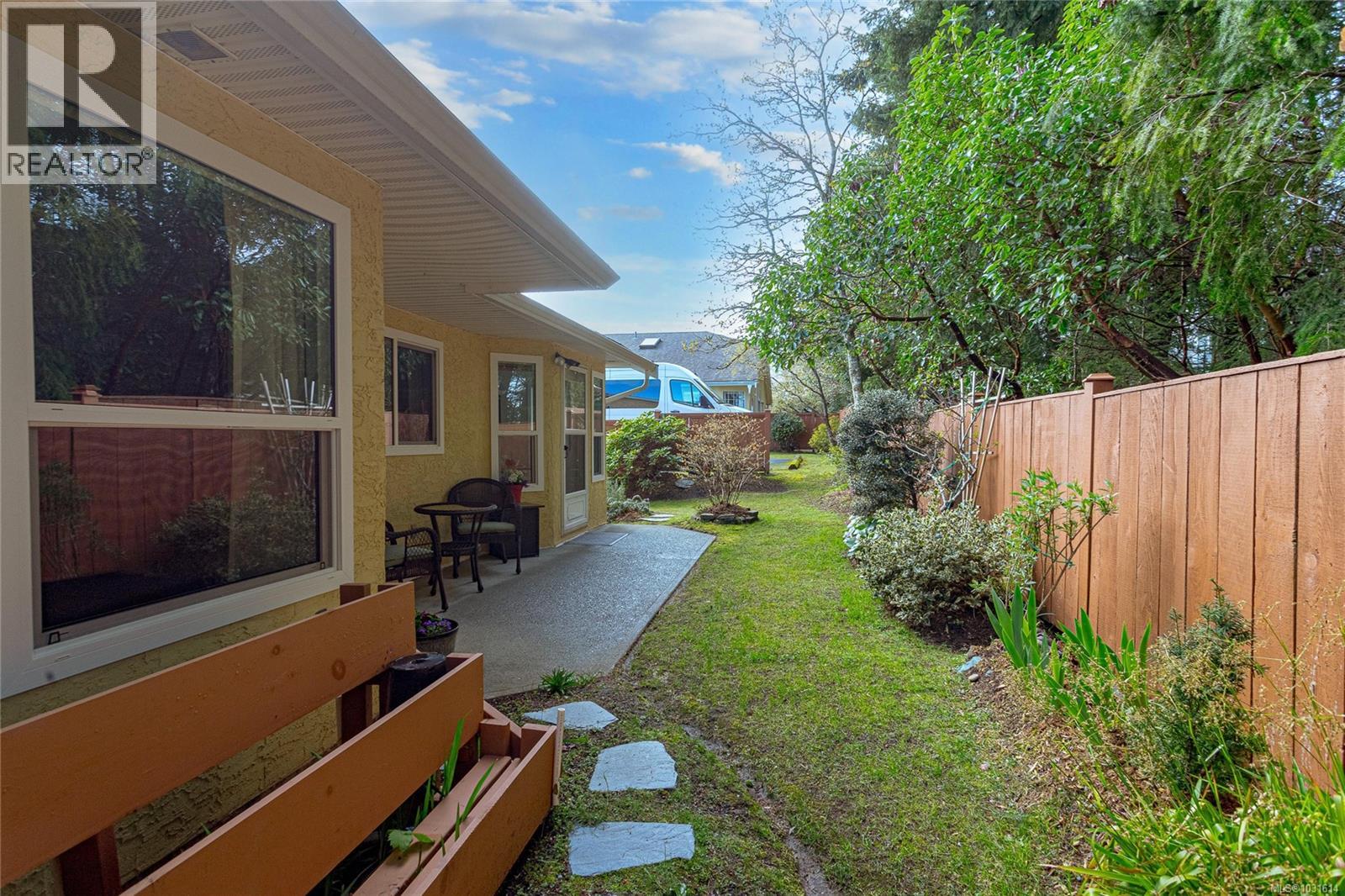 #16 4750 Uplands Dr - 25