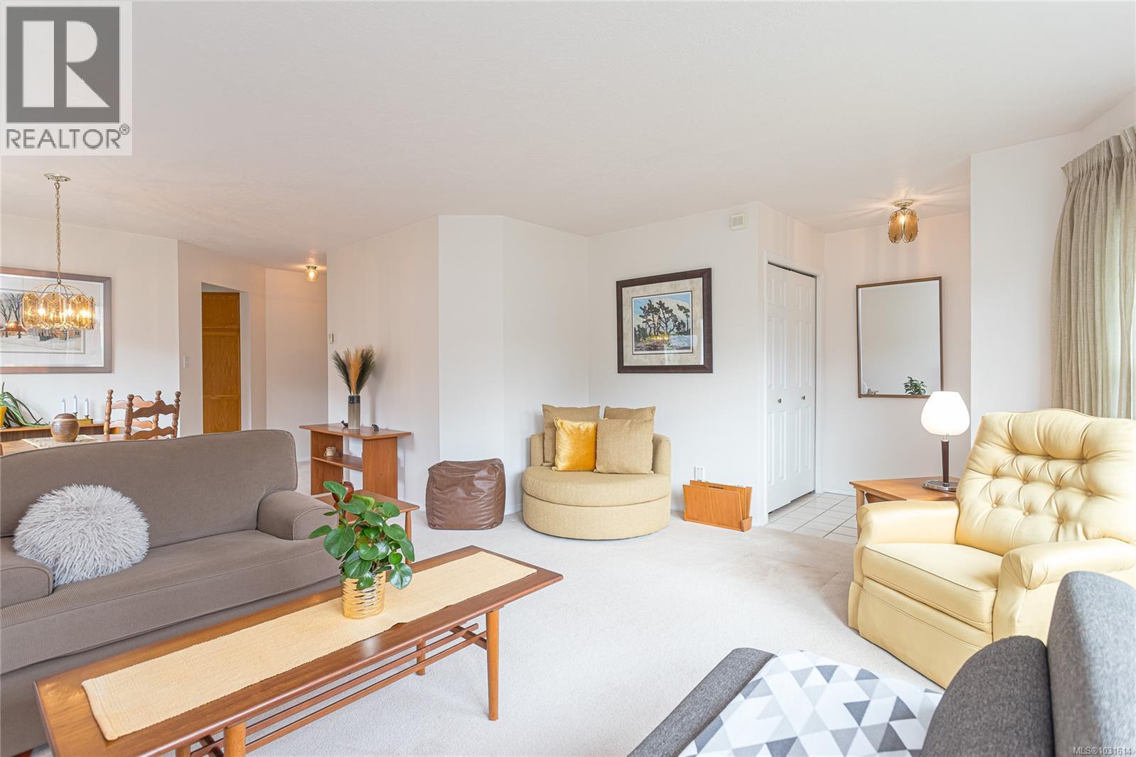 #16 4750 Uplands Dr - 12