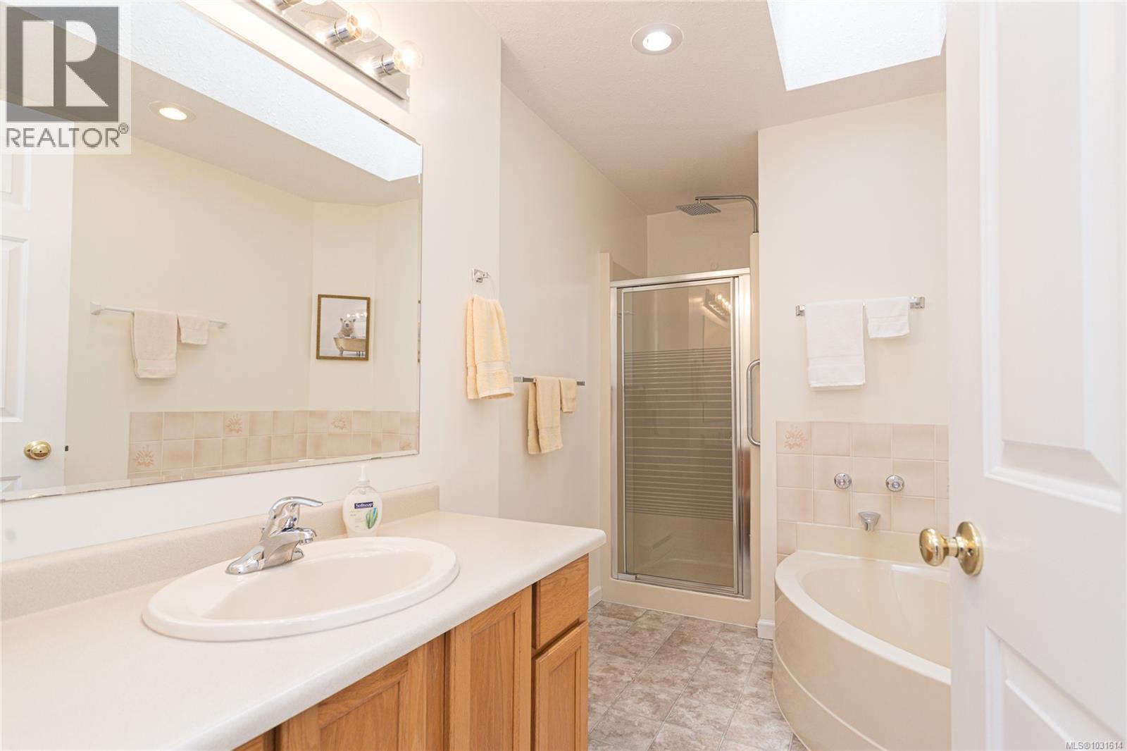 #16 4750 Uplands Dr - 10