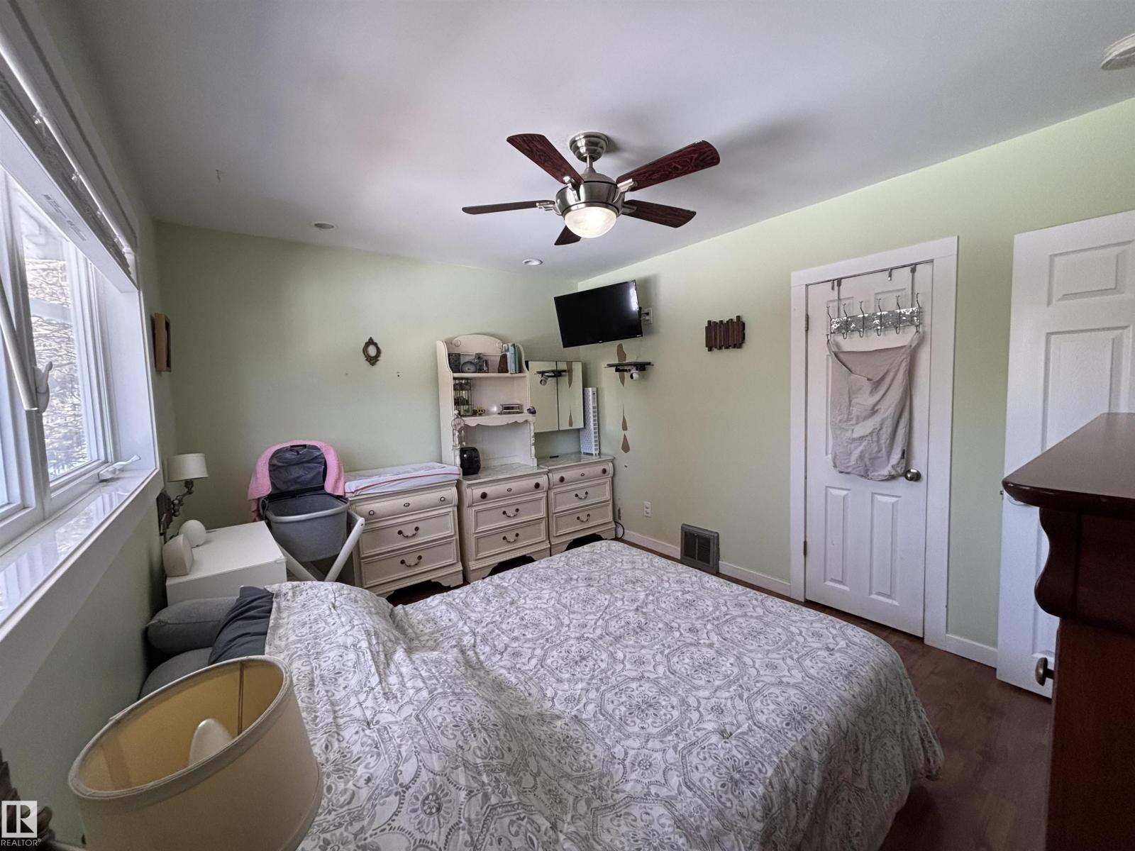 21 ELIZABETH DR - 15
