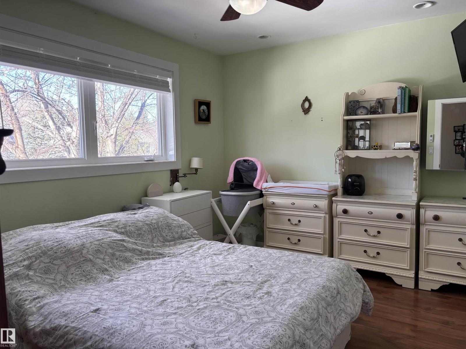 21 ELIZABETH DR - 16