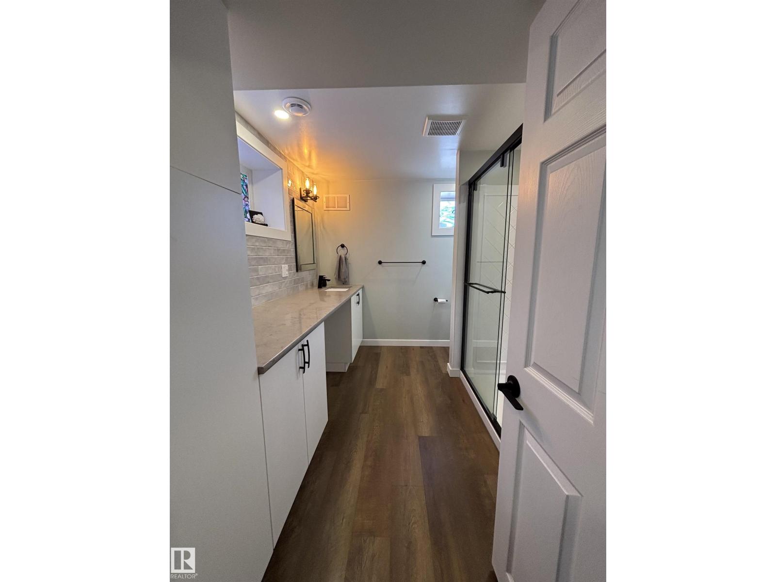 21 ELIZABETH DR - 30
