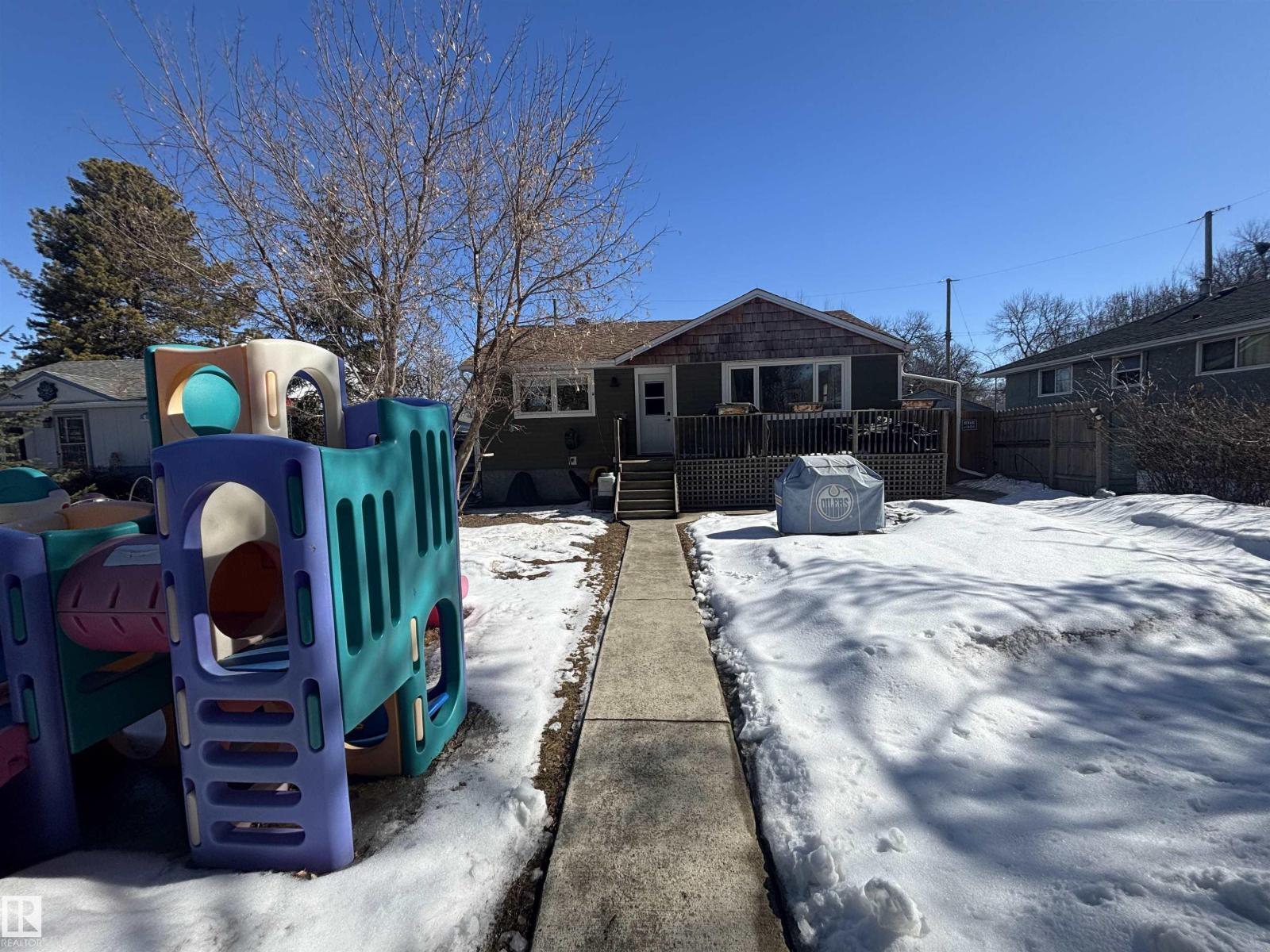 21 ELIZABETH DR - 43