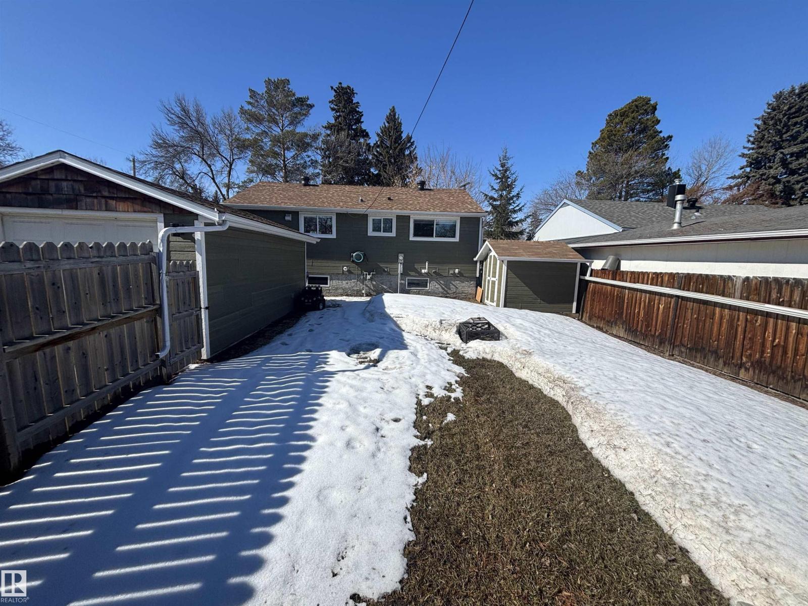 21 ELIZABETH DR - 47
