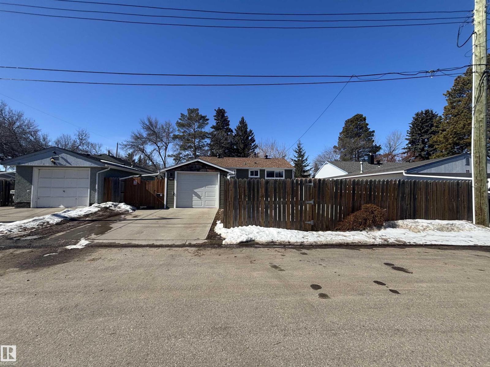21 ELIZABETH DR - 48