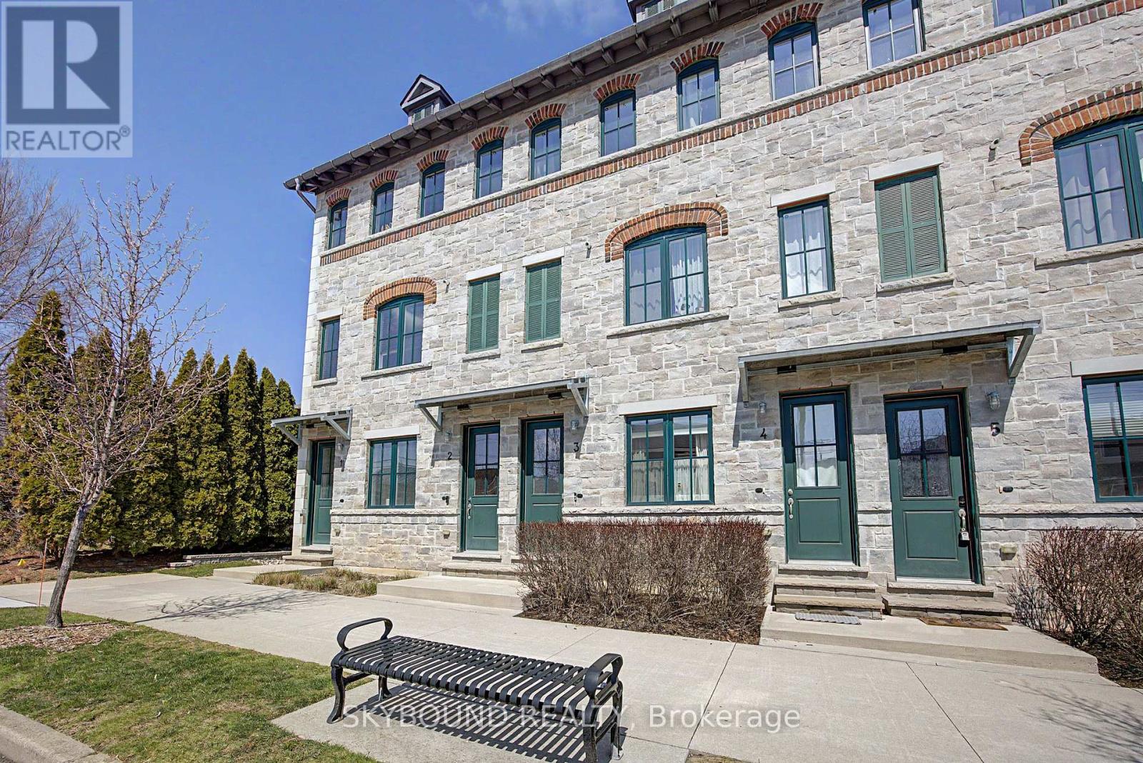 #3 290 BARTON STREET W - 1