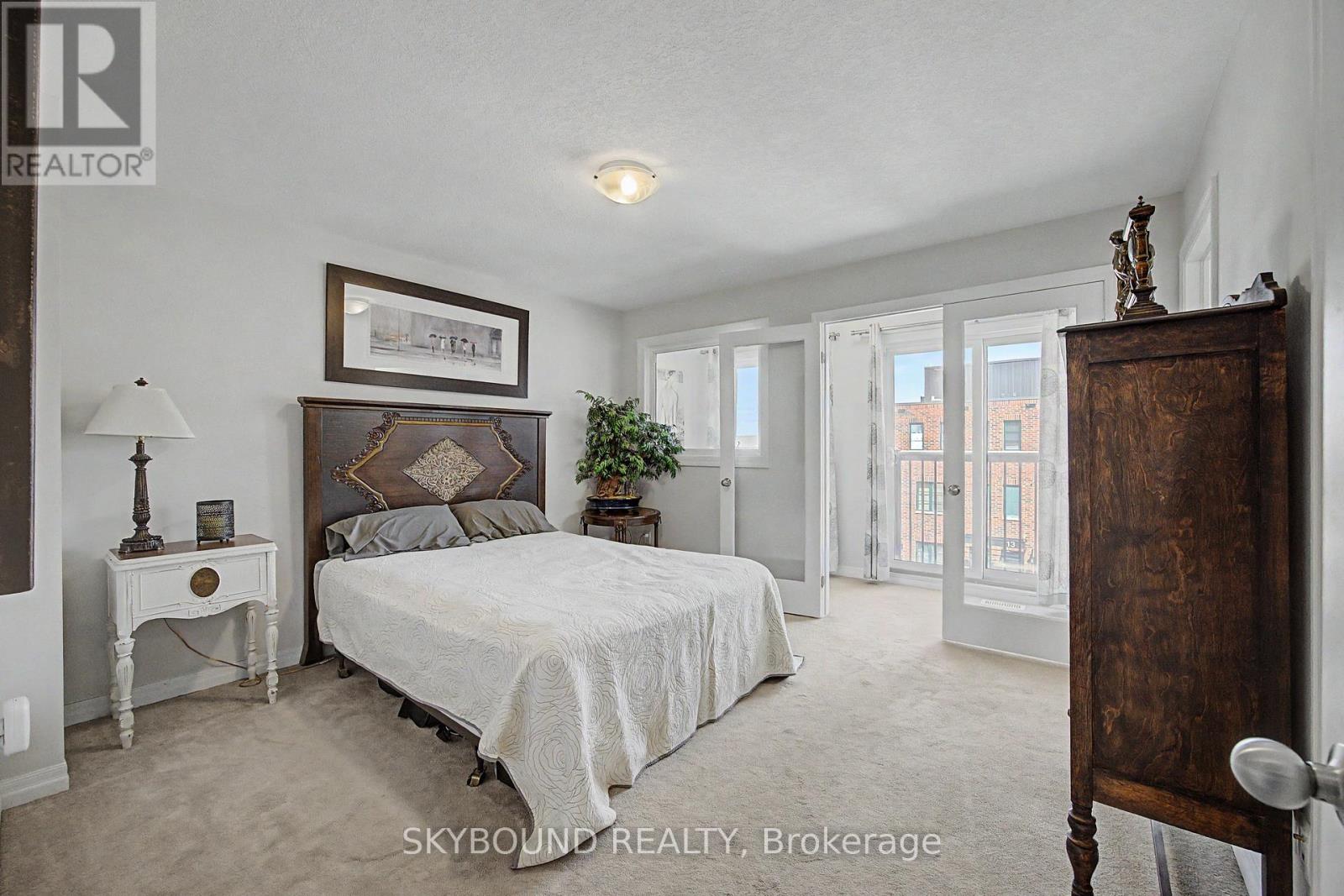 #3 290 BARTON STREET W - 11